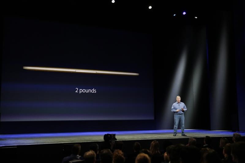 Το νέο Macbook είναι πιο ελαφρύ μόλις 900 γρ