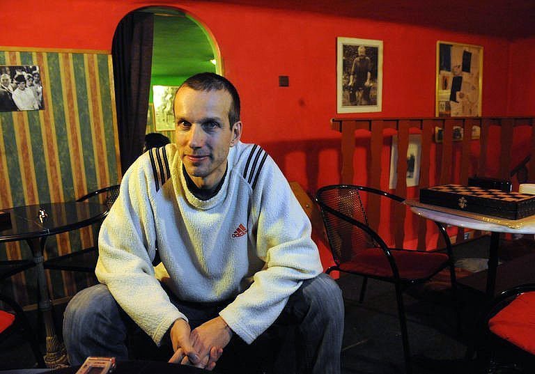 O 42χρονος ιδιοκτήτης του μπαρ καφε Ondrej Lebowski
