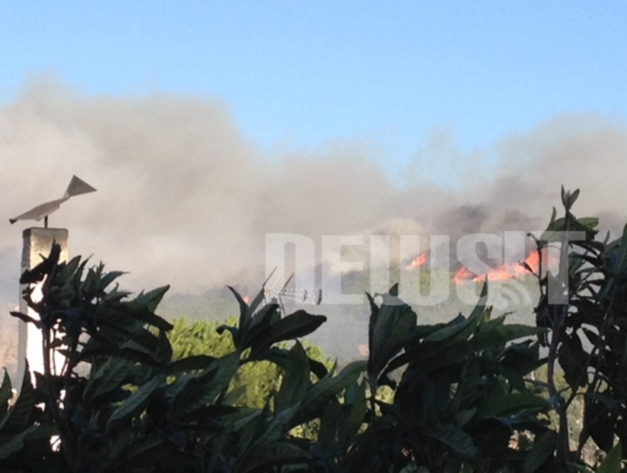 11:15 Incendi in corso a Keratea e un nuovo incendio in Ag.  Marina Korobio