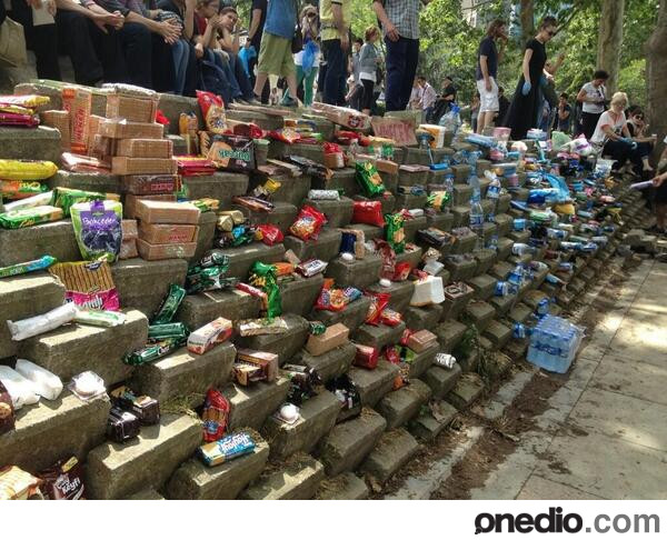 Μπισκότα και ό,τι άλλο χρειαστεί κανείς αν πεινάσει