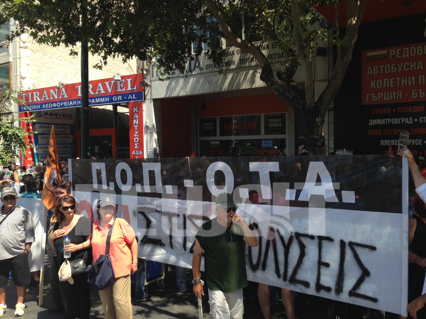 Εργαζόμενοι όλων των ηλικιών από τη μία ημέρα στην άλλη χάνουν τη δουλειά τους. ΦΩΤΟ NEWSIT