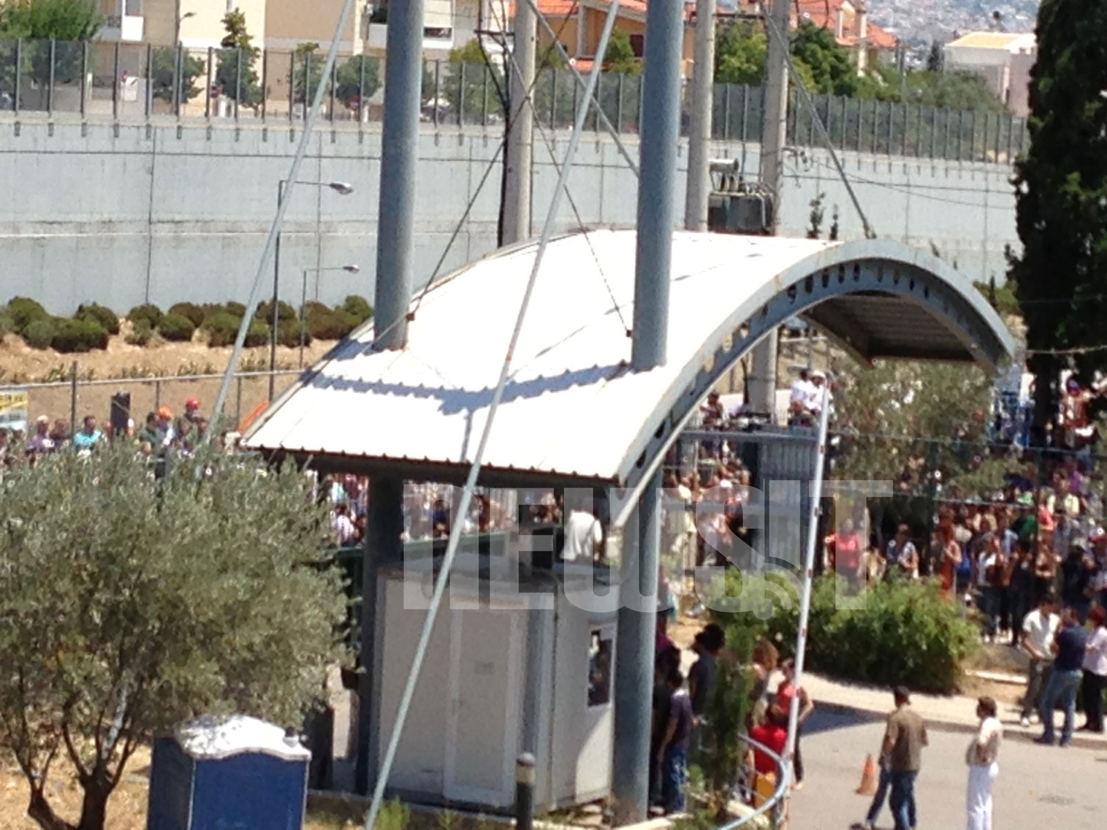 Η στιγμή της εισβολής στο υπουργείο Παιδείας ΦΩΤΟ NEWSIT