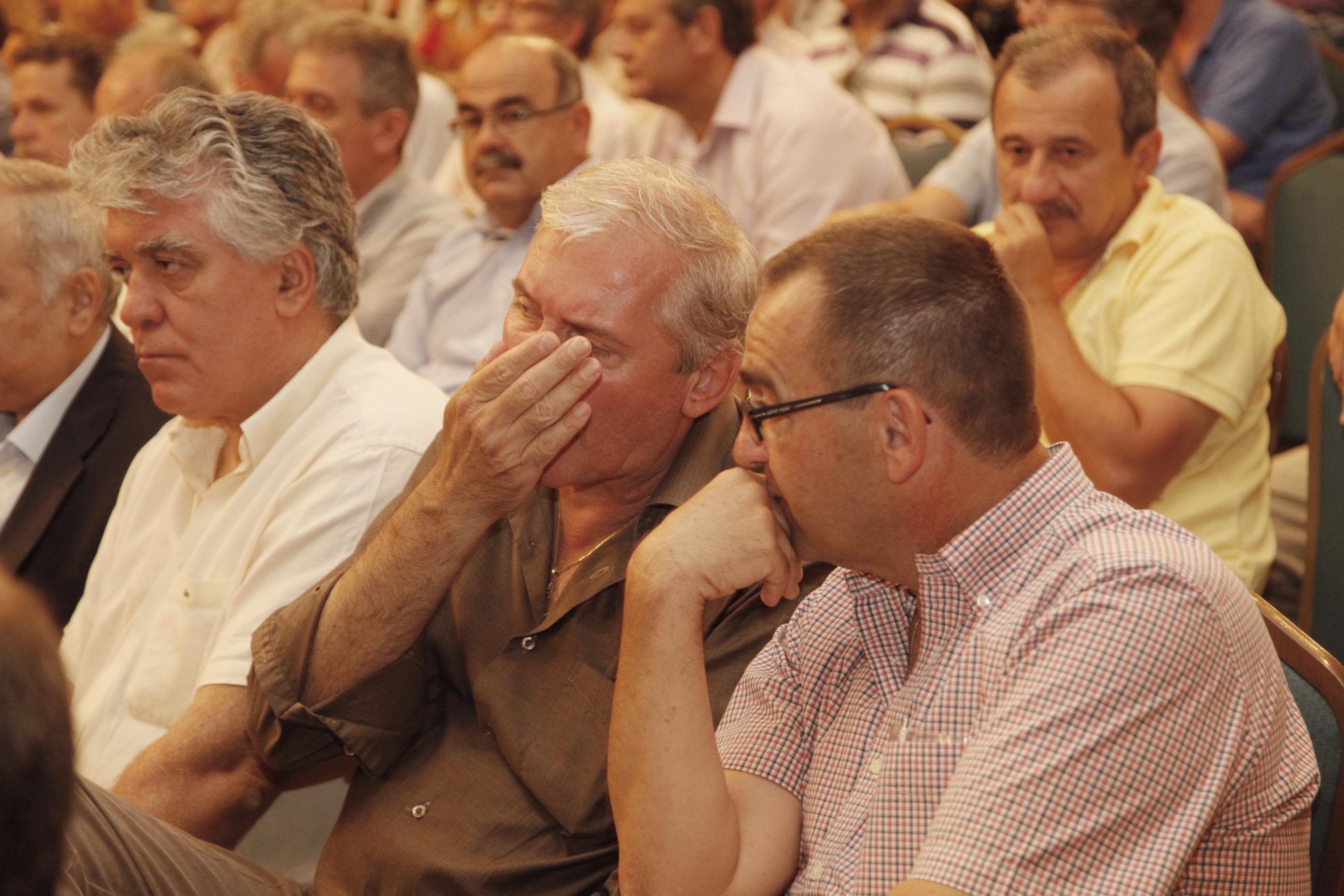 Ο πρόεδρος της ΠΟΕ ΟΤΑ Θέμης Μπαλασόπουλος στη συνεδρίαση της ΚΕΔΕ - ΦΩΤΟΓΡΑΦΙΑ EUROKINISSI