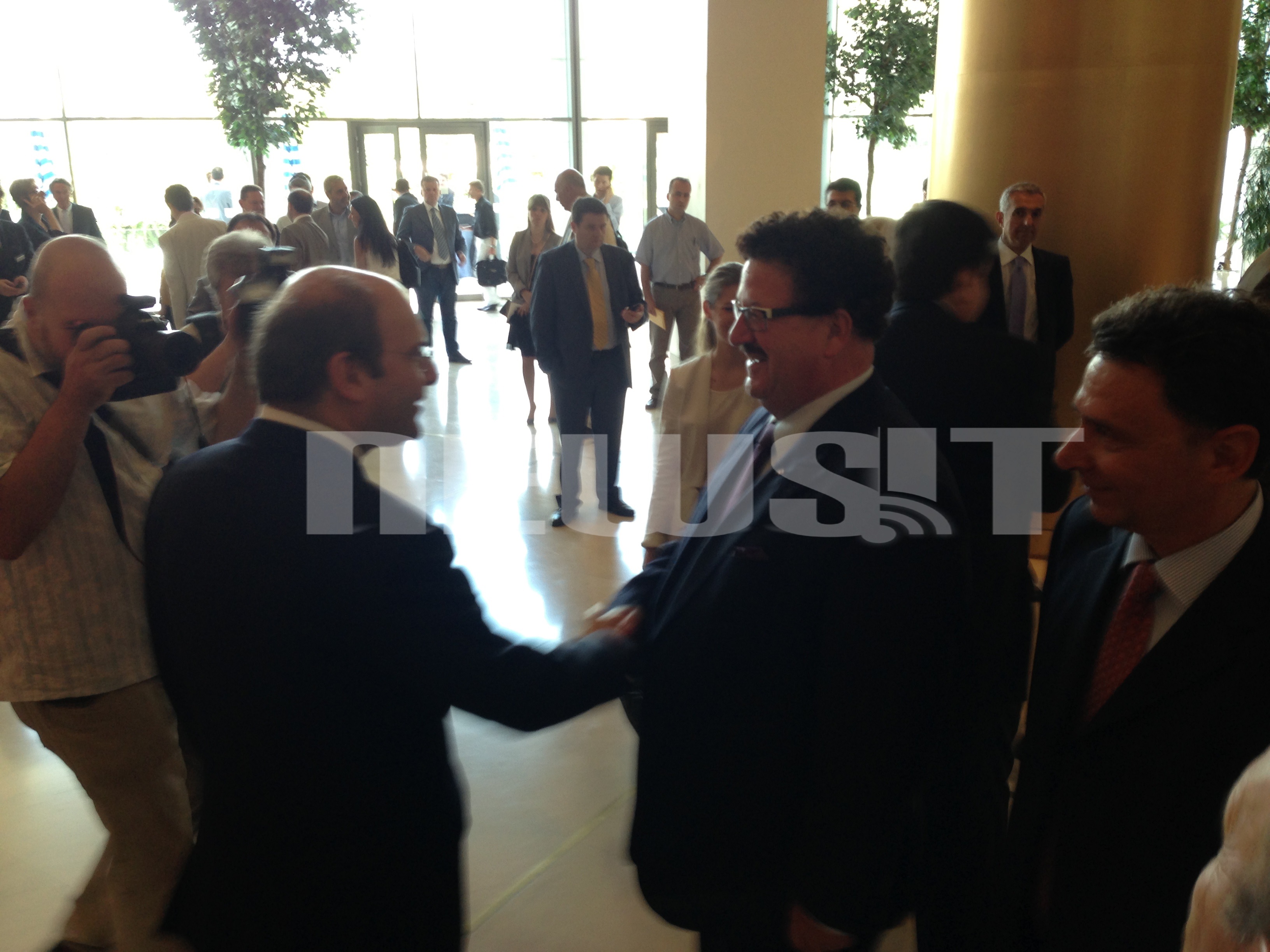 O κ. Φούχτελ με τον υπουργό Ανάπτυξης Κ. Χατζηδάκη