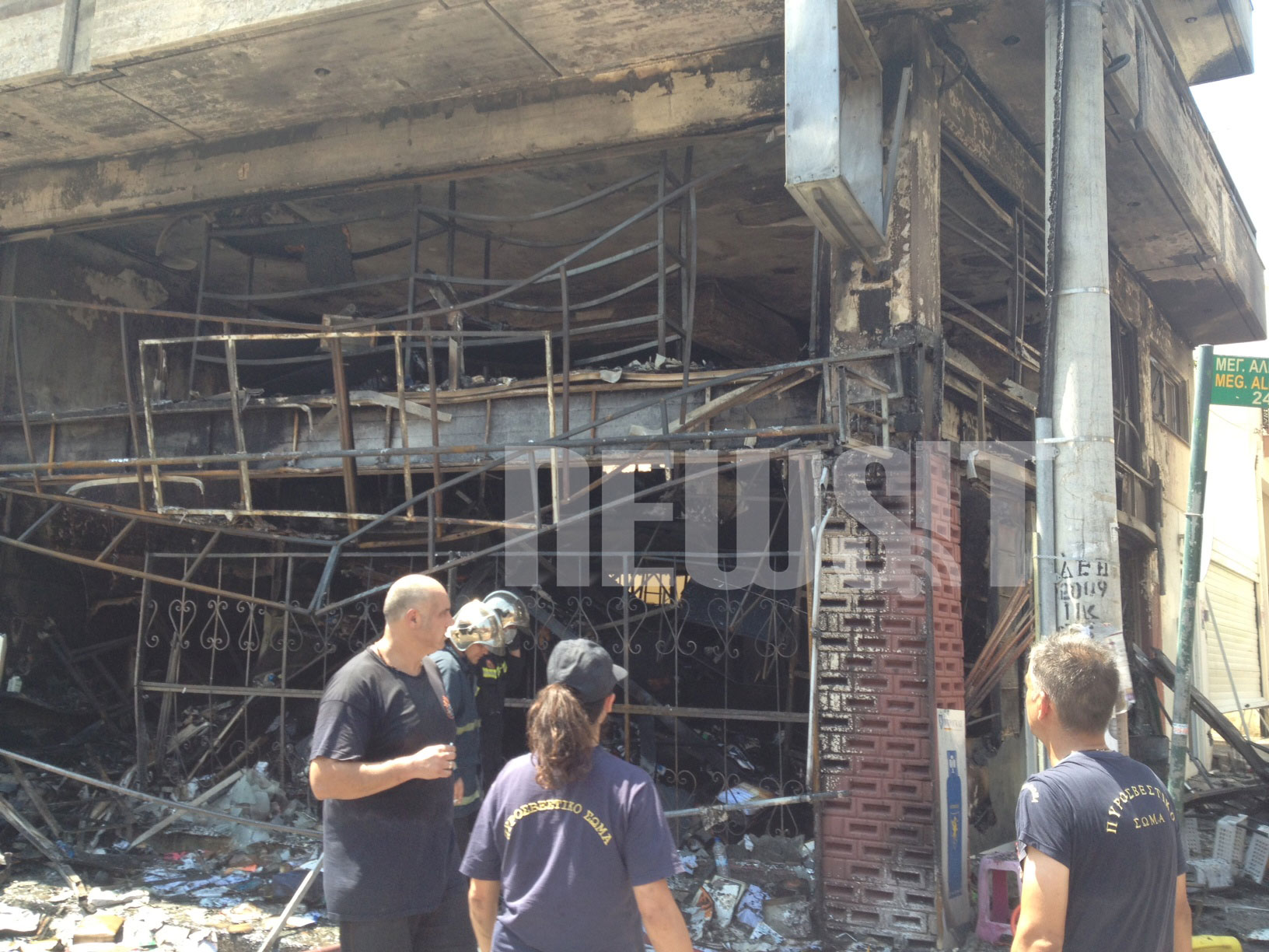 Τα εύφλεκτα υλικά εξάπλωσαν τη φωτιά - ΦΩΤΟΓΡΑΦΙΑ NEWSIT