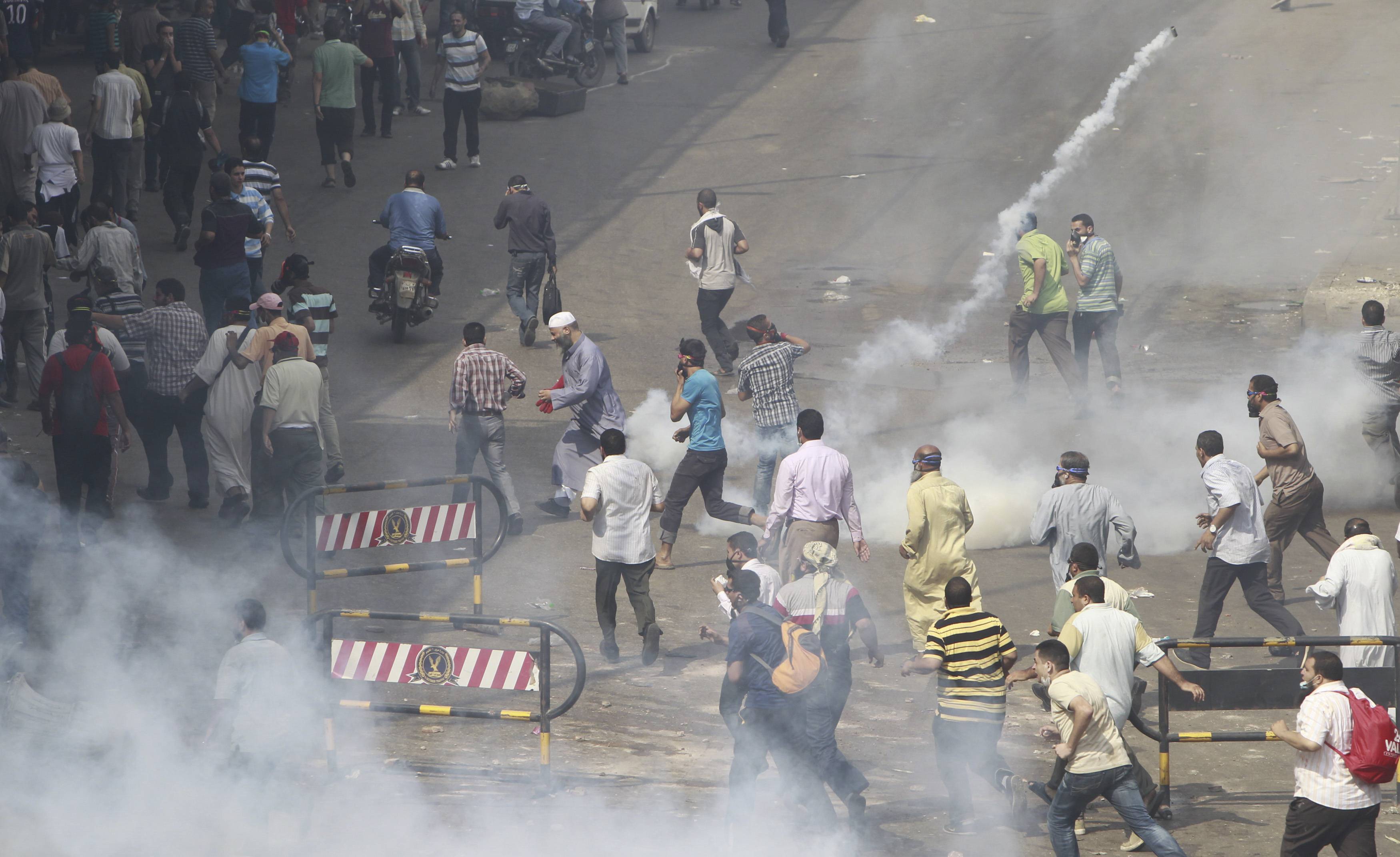 Χημικά και πετροπόλεμος στους δρόμους του Καΐρου - ΦΩΤΟΓΡΑΦΙΑ REUTERS
