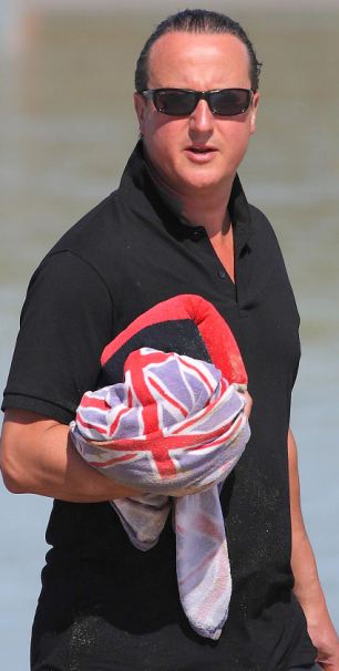 Λογική επιλογή ο Μίκι Μάους... Να έβαζε τη Union Jack; ΦΩΤΟΓΡΑΦΙΑ DAILY MAIL