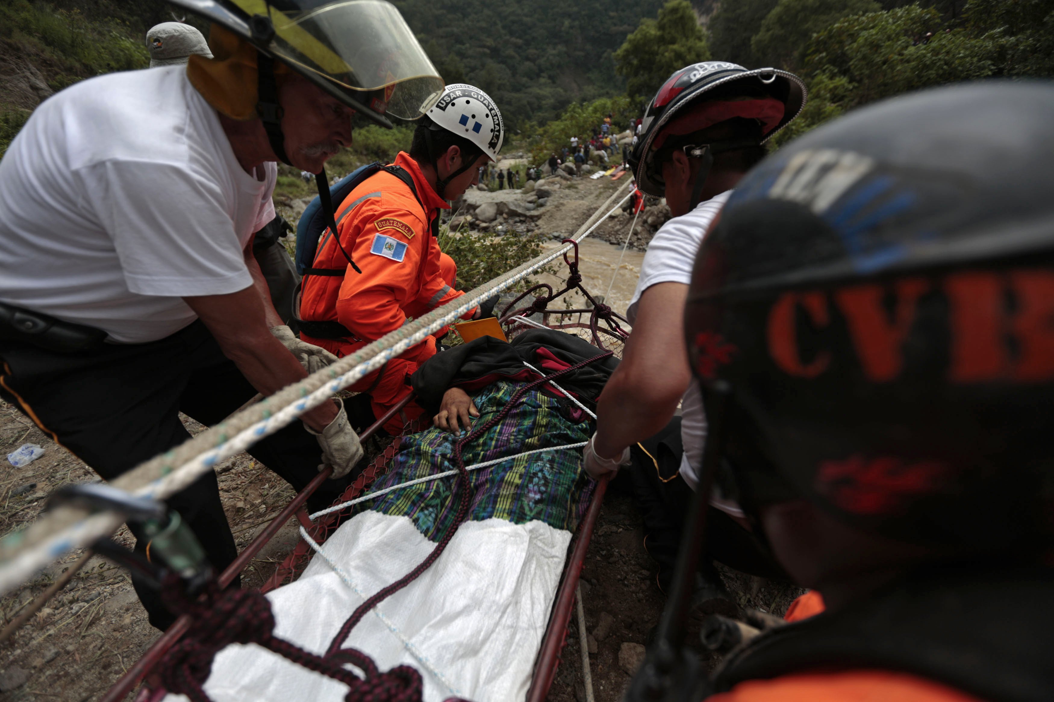 Οι τραυματίες μεταφέρθηκαν σε κοντινά νοσοκομεία - ΦΩΤΟΓΡΑΦΙΑ REUTERS
