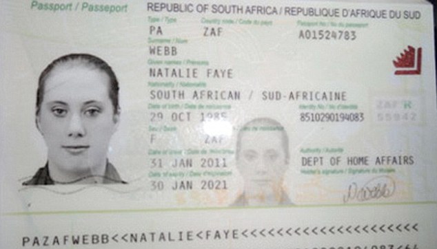Ένα από τα πλαστά διαβατήριά της 
