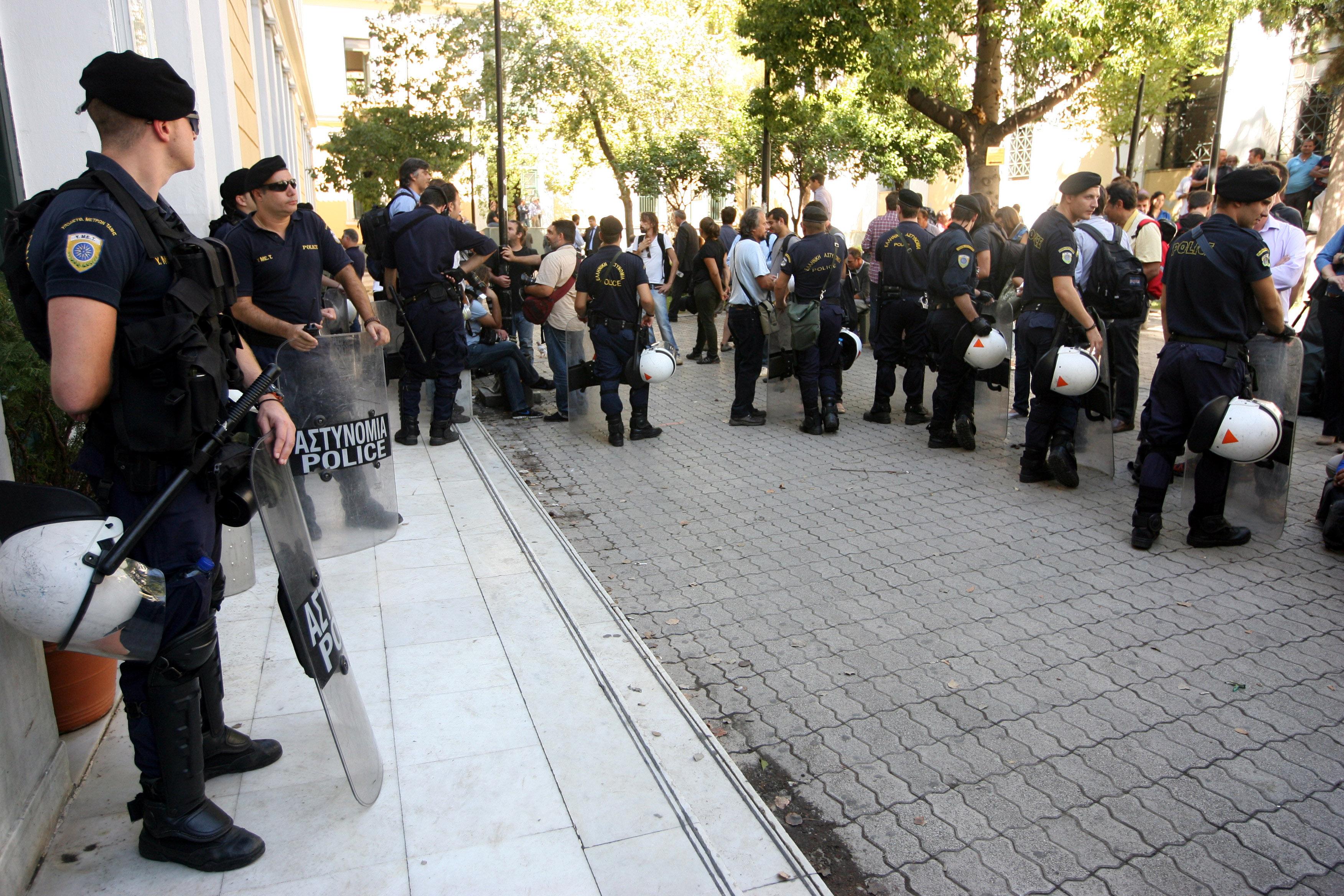 Δρακόντεια τα μέτρα ασφαλείας στην Ευελπίδων ΦΩΤΟ: EUROKINISSI 