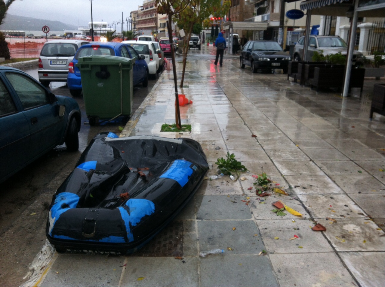 Βάρκες βγήκαν στη στεριά - ΦΩΤΟ από το samostimes