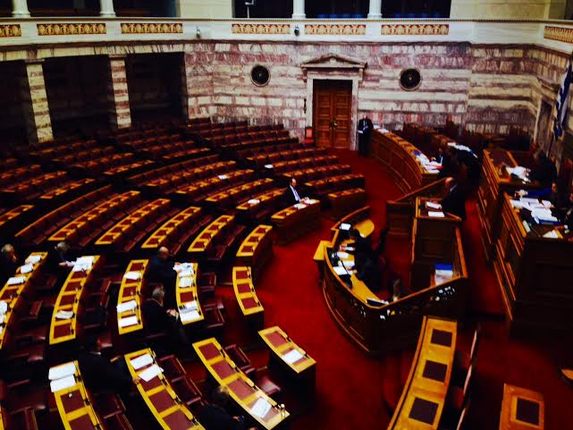 Και το πλάνο ν' ανοίξει, πάλι έξι είναι!