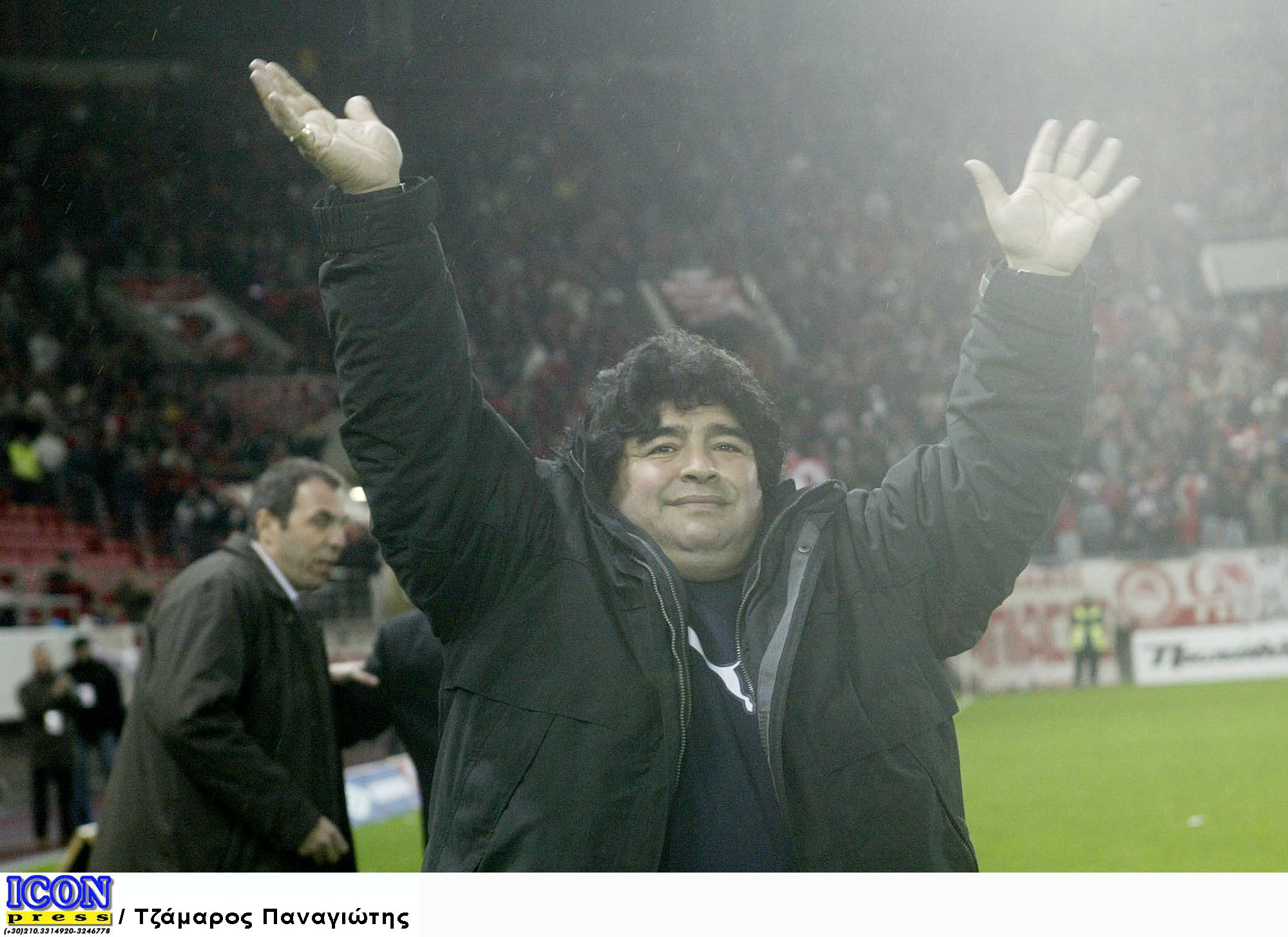 Ο Μαραντόνα το 2005 κατά την επίσκεψη του στο "Γ. Καραϊσκάκης", ΦΩΤΟ EUROKINISSI