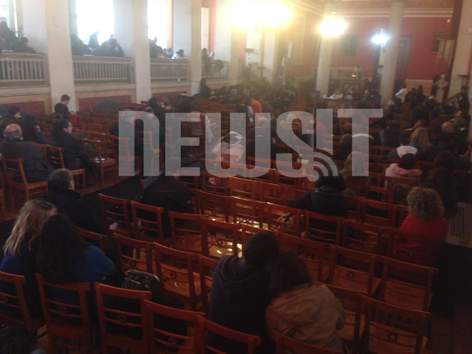 Απο τη σημερινή γενική συνέλευση των διοικητικών του ΕΚΠΑ - ΦΩΤΟ NEWSIT 