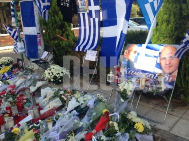 Tόπος προσκυνήματος έγινε το σημείο της δολοφονίας των Φουντούλη - Καπελώνη ΦΩΤΟ NEWSIT 