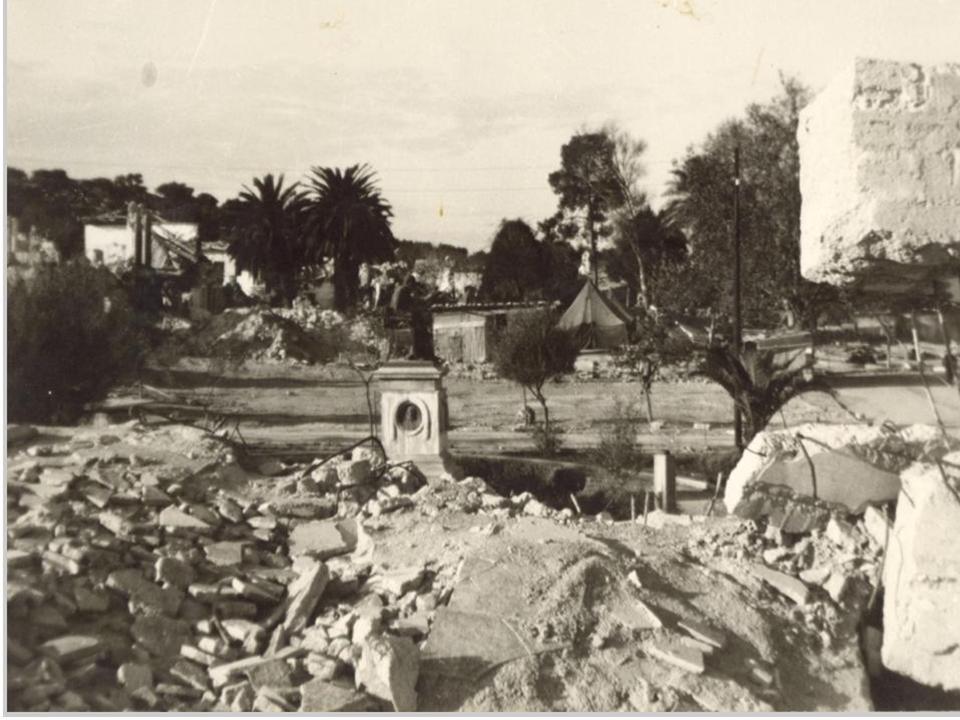 H πλατεία Βαλλιάνου μετά τους σεισμούς του 1953 - φωτ. Κοργιαλένειο Μουσείο Αργοστολίου