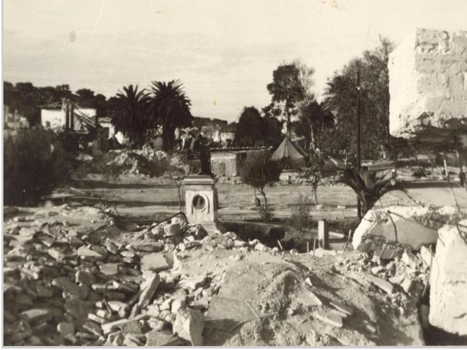 H πλατεία Βαλλιάνου μετά τους σεισμούς του 1953 - φωτ. Κοργιαλένειο Μουσείο Αργοστολίου