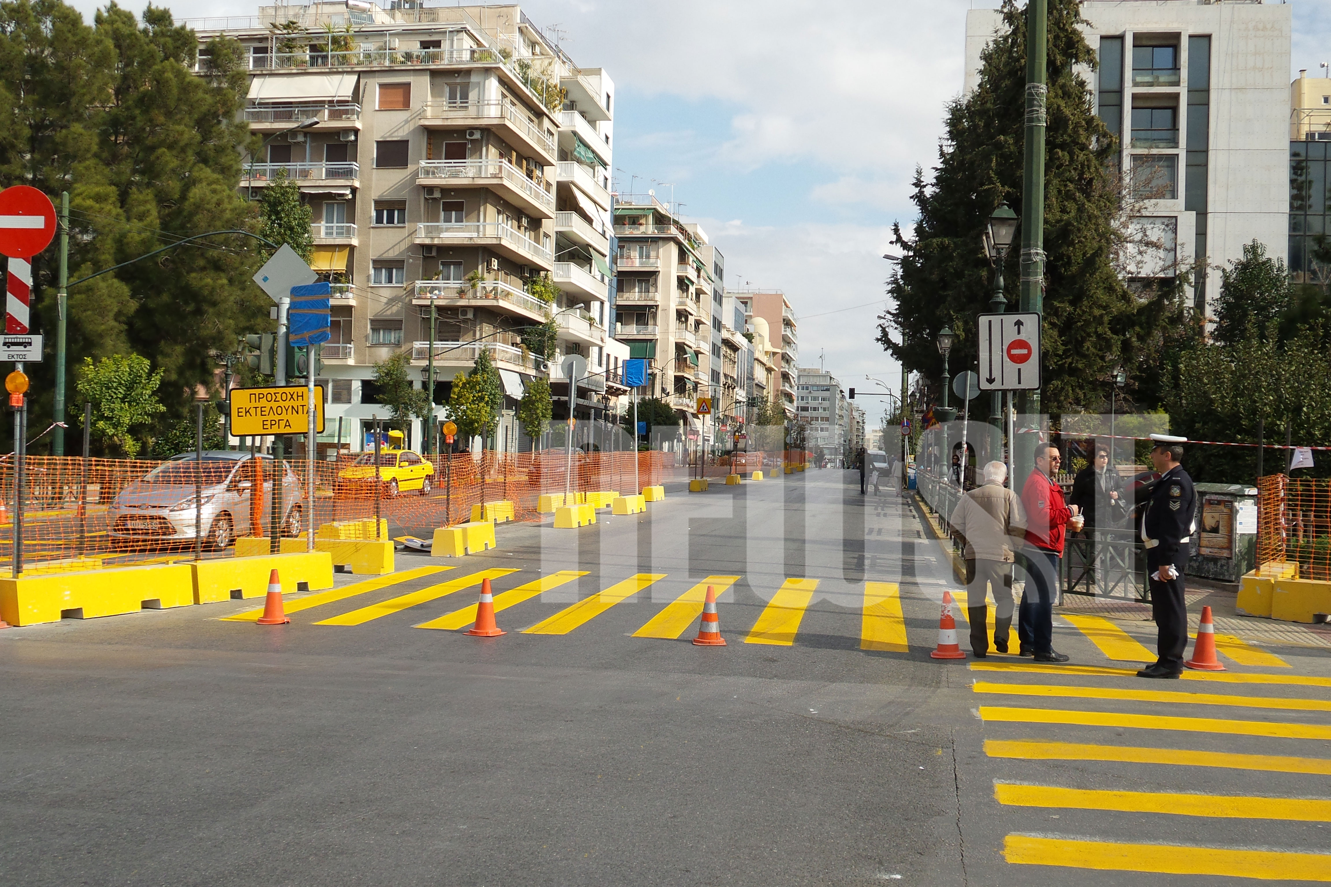 Η Ηρώων Πολυτεχνείου... αλλιώς και οι πολίτες ζητούν οδηγίες από τον τροχονόμο