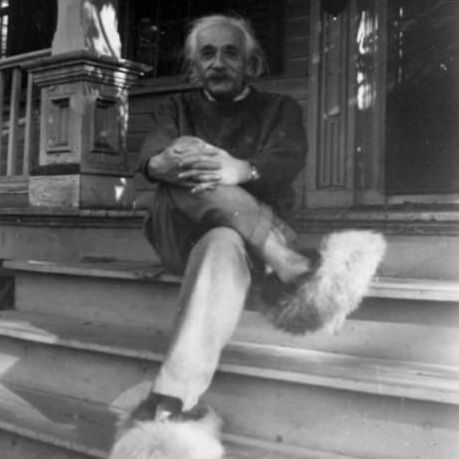 Ο Άλμπερτ Αϊνστάιν και οι... χνουδωτές παντόφλες του 