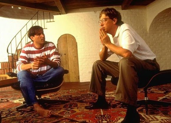 Ο Στιβ Τζομπς και ο Μπιλ Γκέιτς συζητούν για τον μέλλον των ηλεκτρονικών υπολογιστών! 