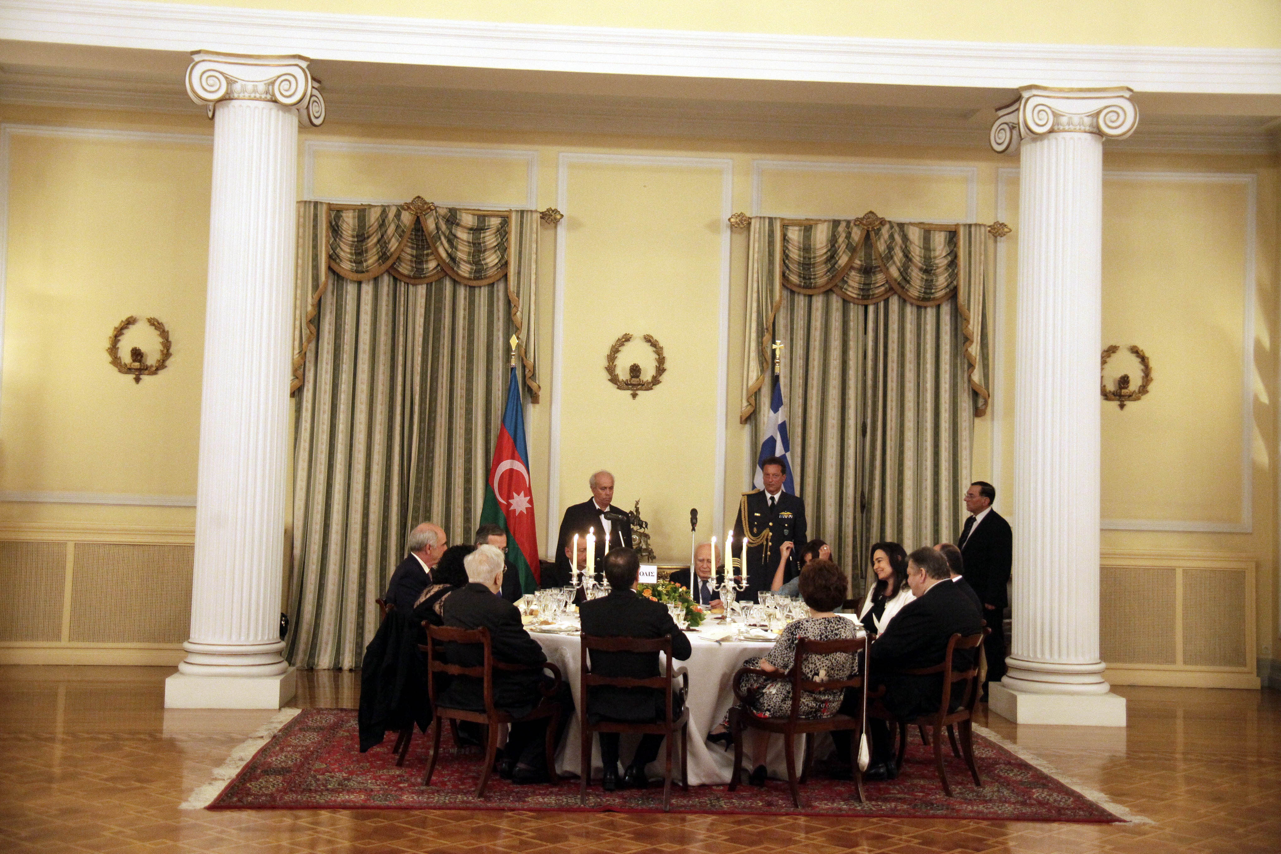 Μόνο ο μπάτλερ του Downton Abbey έλειπε...