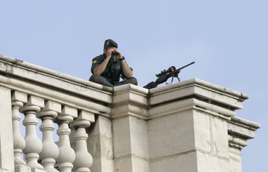 Ελεύθεροι σκοπευτές έχουν ακροβολιστεί στα κτίρια της Μαδρίτης