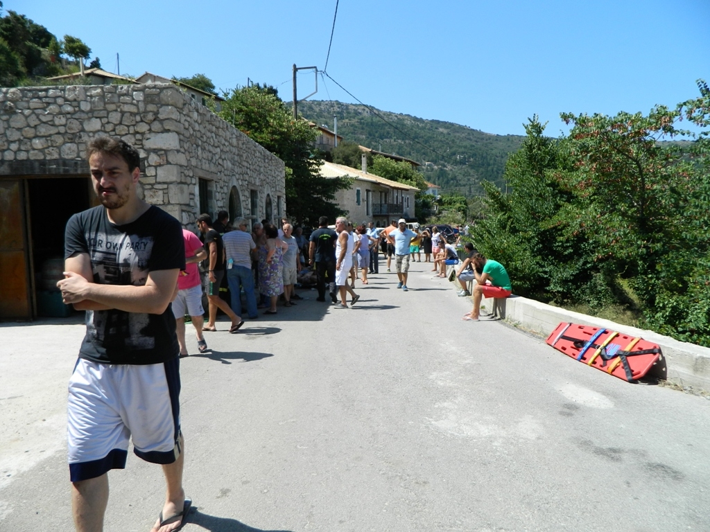 Οι κάτοικοι του χωριού αδυνατούν να πιστέψουν το κακό - Φωτό - aromalefkadas.gr