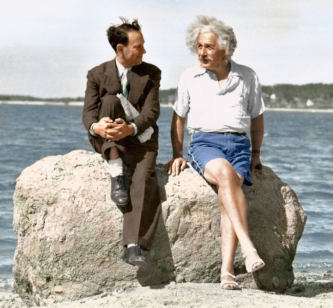 Ο Άλμπερτ Αϊνστάιν σε παραλία του Λογνκ Μπιτς το καλοκαίρι του 1939