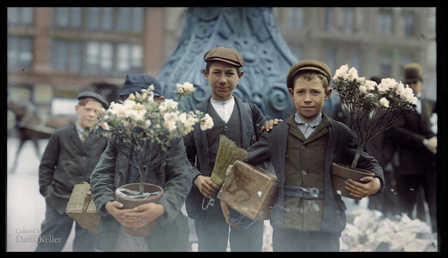 1908: Αγόρια αγοράζουν λουλούδια