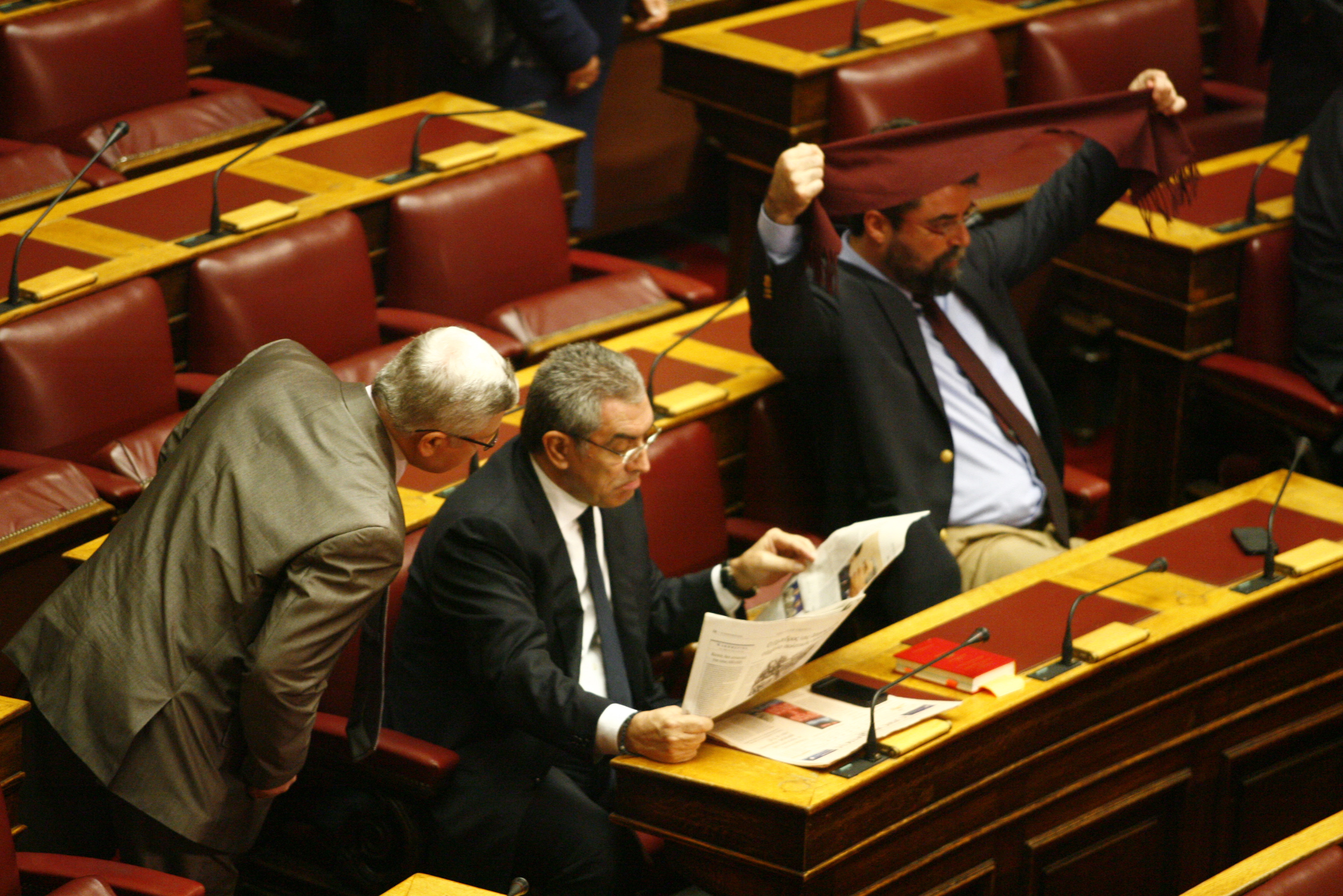 Ενημέρωση πριν την κρίσιμη ψήφο