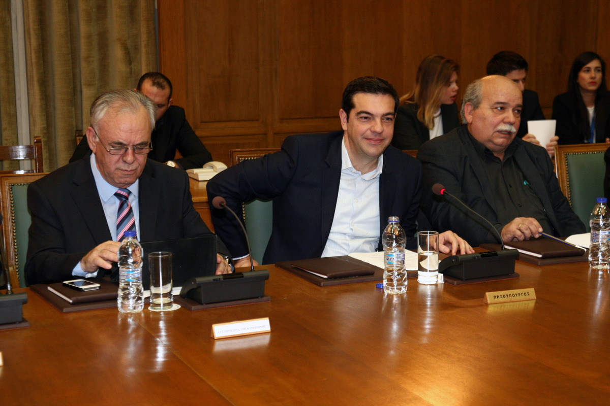 Για να δω, μας δείχνει κανείς live;