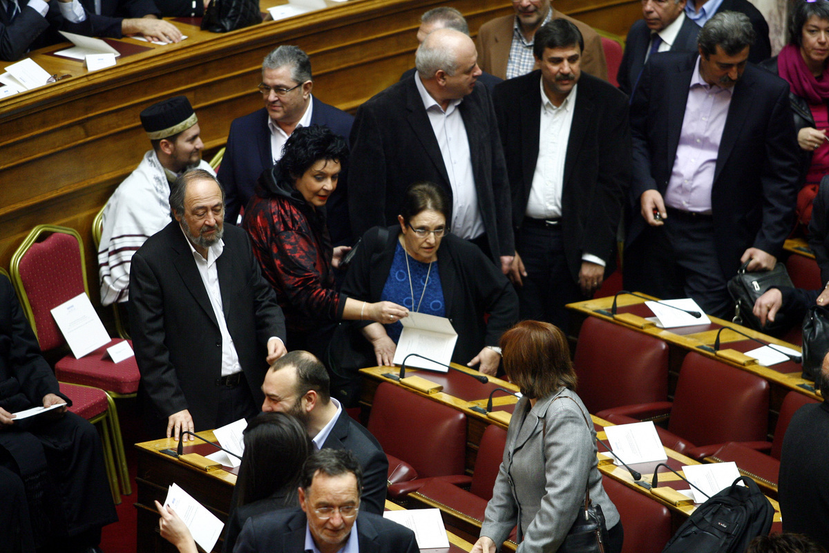Εδώ κάθεσαι Αλέκα μου! Το λέει καθαρά Παπαρήγα!