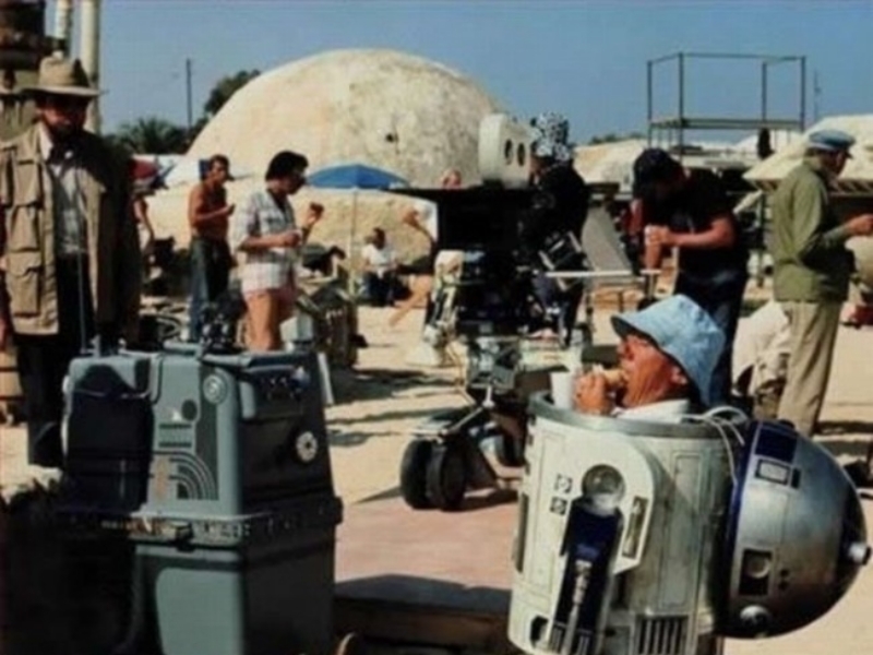 Τρώνε σάντουιτς τα ρομπότ; Στο Star Wars ναι!