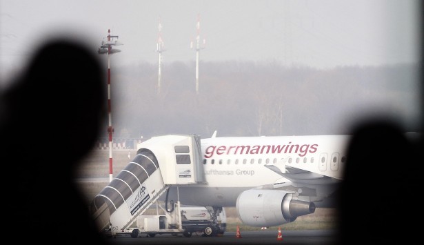 Δεν πετάνε τα πληρώματα της Germanwings μετά την τραγωδία στις Άλπεις