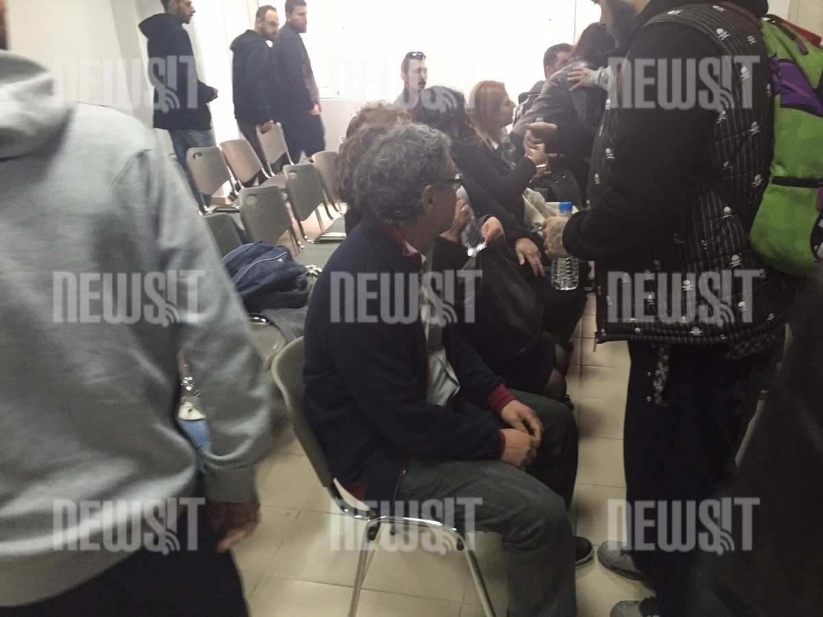 Οι γονείς του Π. Φύσσα στην αίθουσα του δικαστηρίου