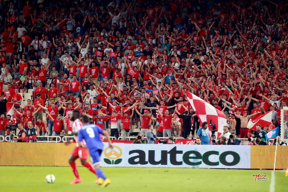 Ο κόσμος του Ολυμπιακού λίγο μετά το φανταστικό 3-0 από τον Φορτούνη