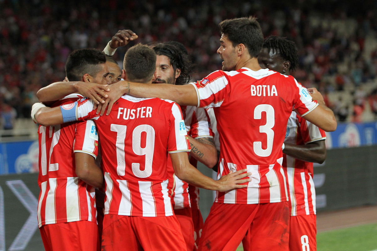 Το σφύριγμα της λήξης έβαλε τους... τίτλους τέλος σε άλλη μία “ερυθρόλευκη” χρονιά στις εγχώριες διοργανώσεις