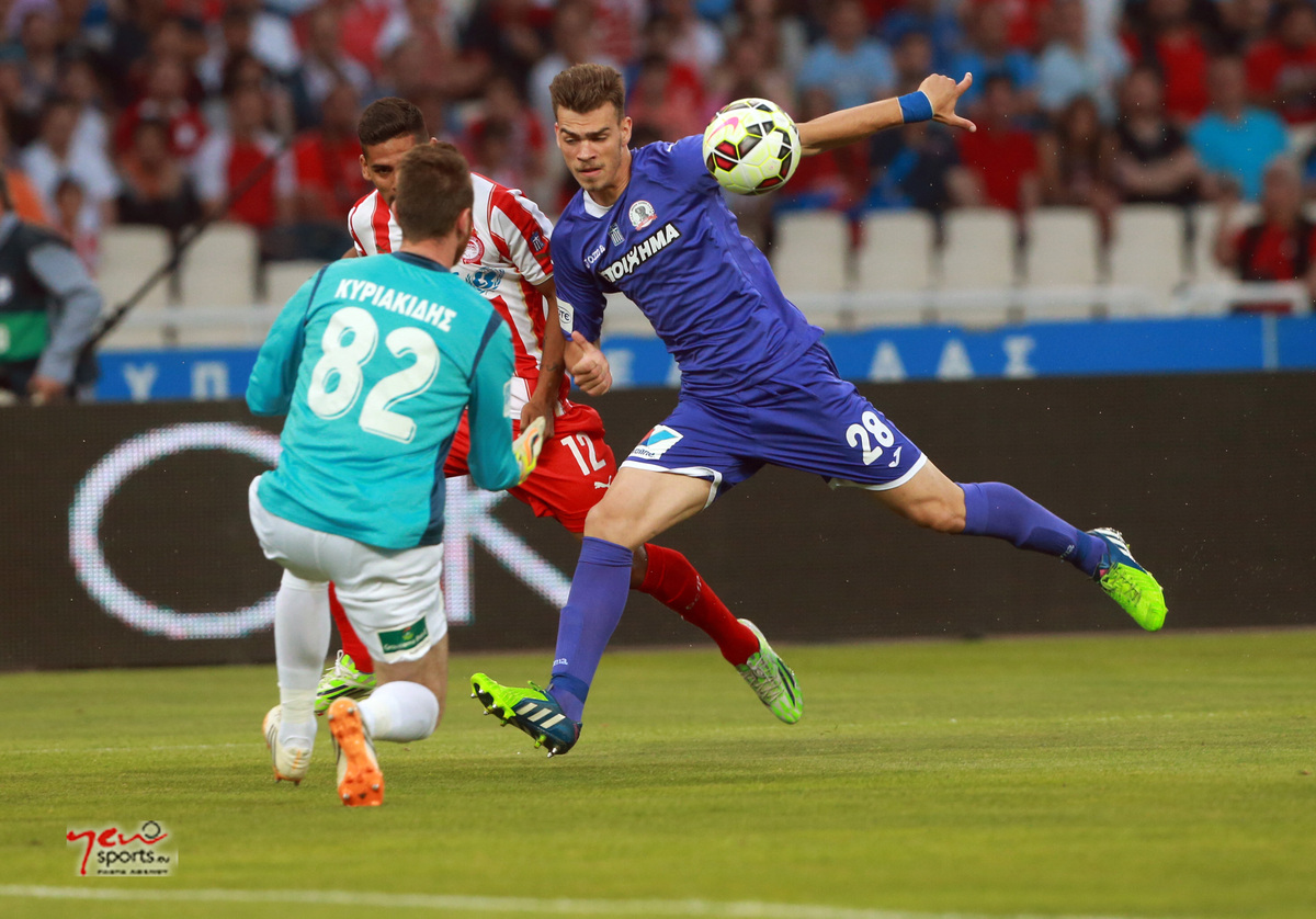 Ένα λάθος του Μπέρτου στις καθυστερήσεις του πρώτου μέρους έδωσε την ευκαιρία στον Χάρα να ανοίξει το σκορ