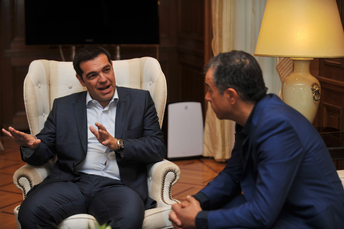 Πέρα δώθε στις Βρυξέλλες είμαι και τρώω συνέχεια απ' έξω