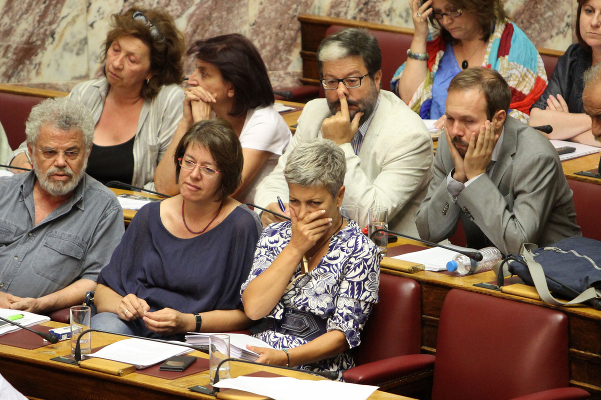 Κάτι μυρίζει άσχημα στην Ολομέλεια...