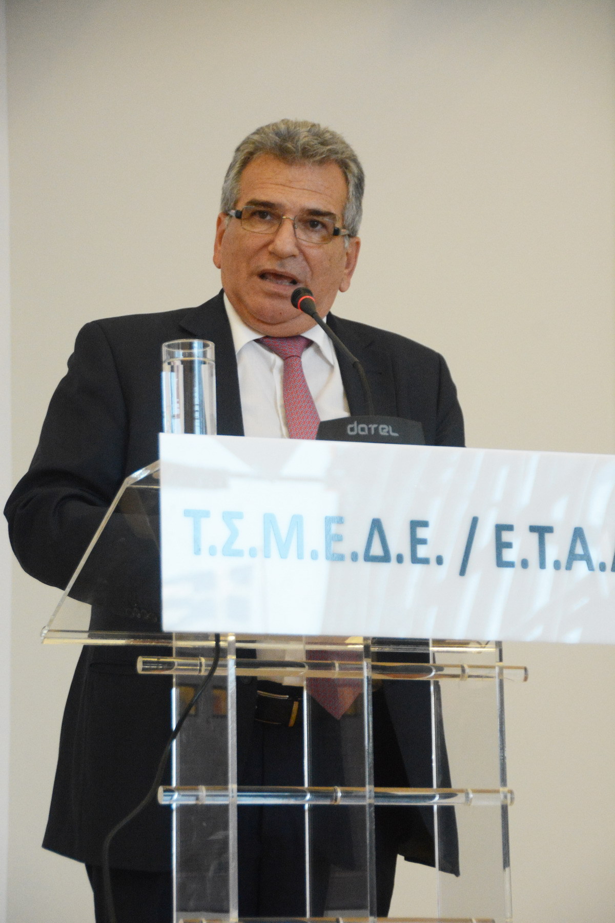 Ο προέδρος της Διοικούσας Επιτροπής του Τ.Σ.Μ.Ε.Δ.Ε. / Ε.Τ.Α.Α. κ. Ιωάννης Γαμβρίλης