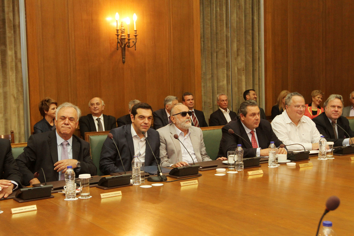 Γιατί δεν έκατσε δίπλα μου ο Πάνος; Δεν είμαστε φίλοι πια;