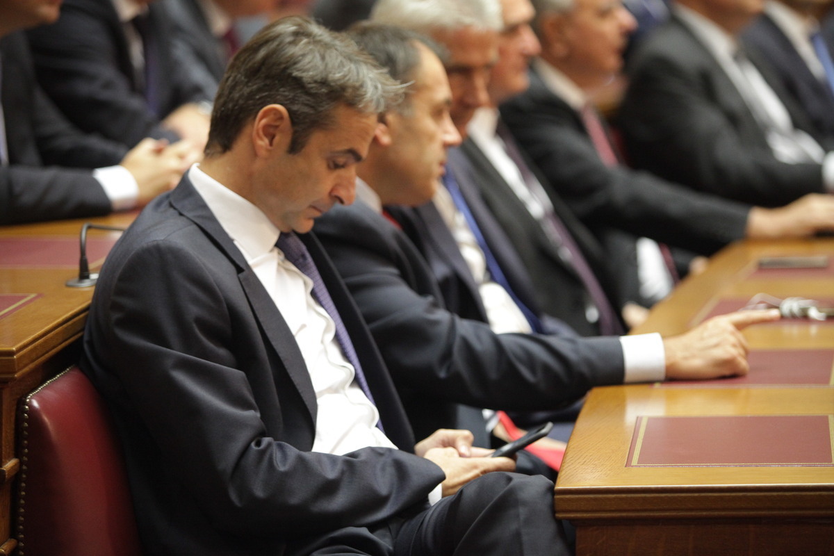 Τι λέει το newsit.gr; Είπε η Ντόρα ότι θα με στηρίξει;