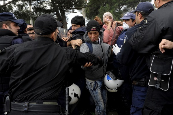 Συγκρούσεις με τους αστυνομικούς - ΦΩΤΟ REUTERS