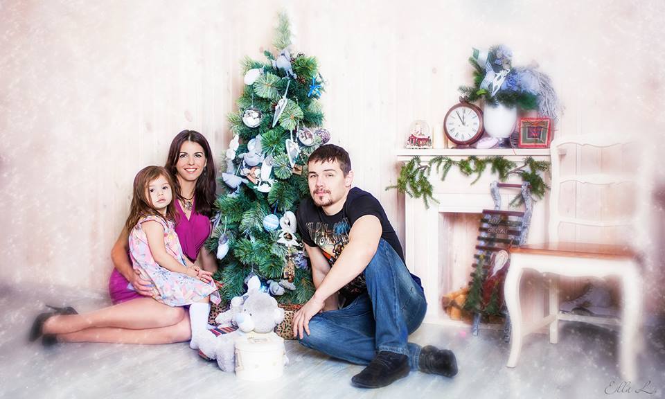 Το ζευγάρι και η 4χρονη κόρη τους ΦΩΤΟ FACEBOOK: Oksana Bobrovskaya