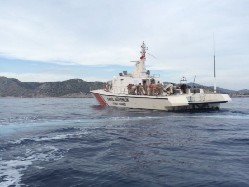 Το τουρκικό σκάφος ενώ απομακρύνεται μετά τον έλεγχο / Φωτό rodiaki.gr