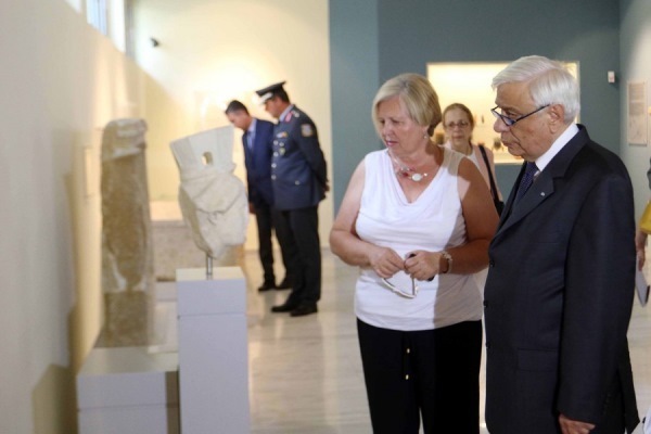 Ο Πρόεδρος της Δημοκρατίας στο αρχαιολογικό μουσείο Φιλίππων - ΦΩΤΟ ΑΠΕ-ΜΠΕ