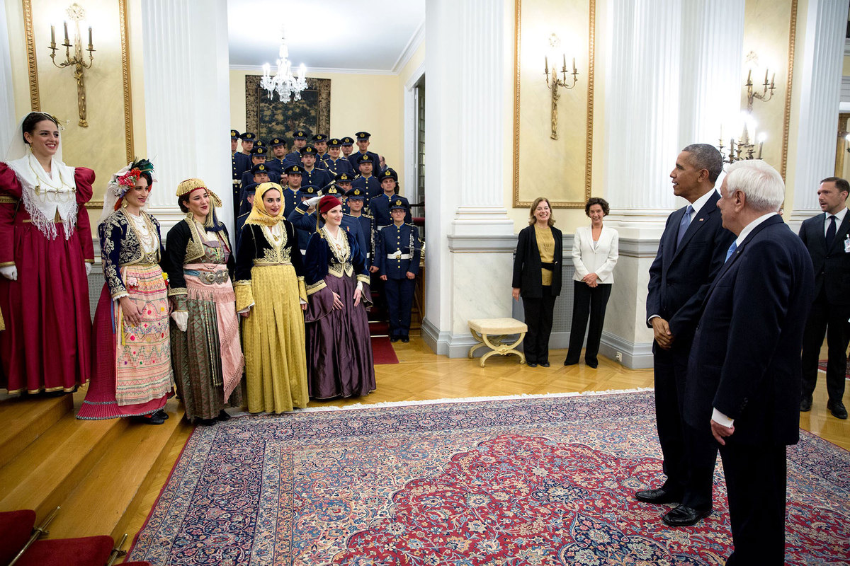 Με το Λύκειο των Ελληνίδων που εντυπωσίασε τον Αμερικανό πρόεδρο (Φωτογραφία Pete Souza)