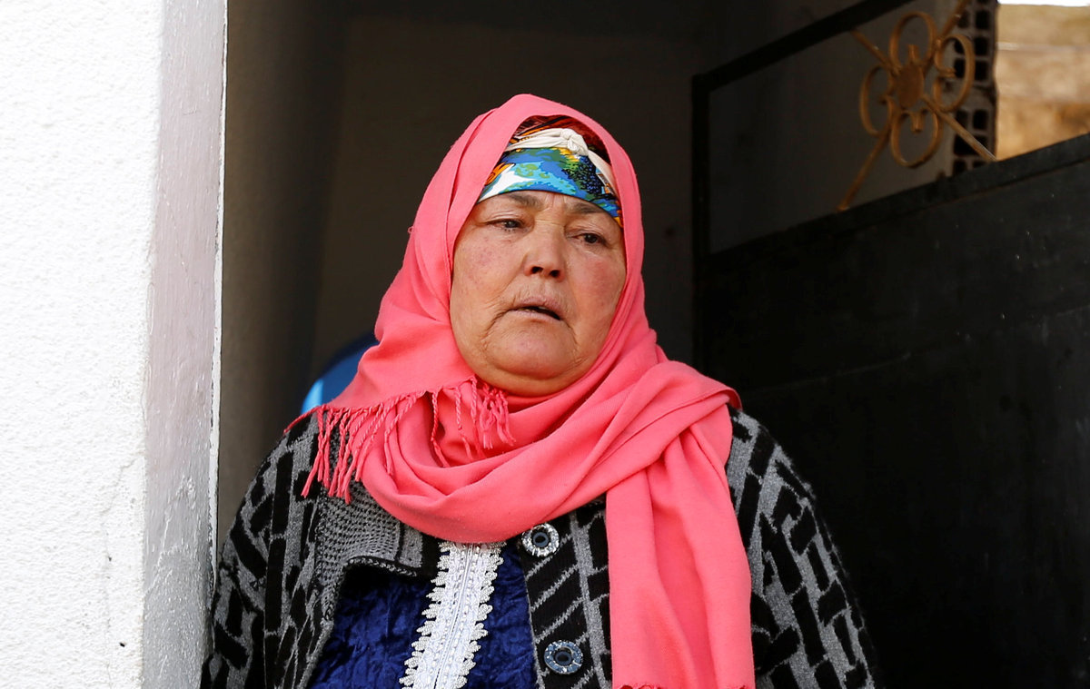 Η Νουρ, η μητέρα του καταζητούμενου τρομοκράτη