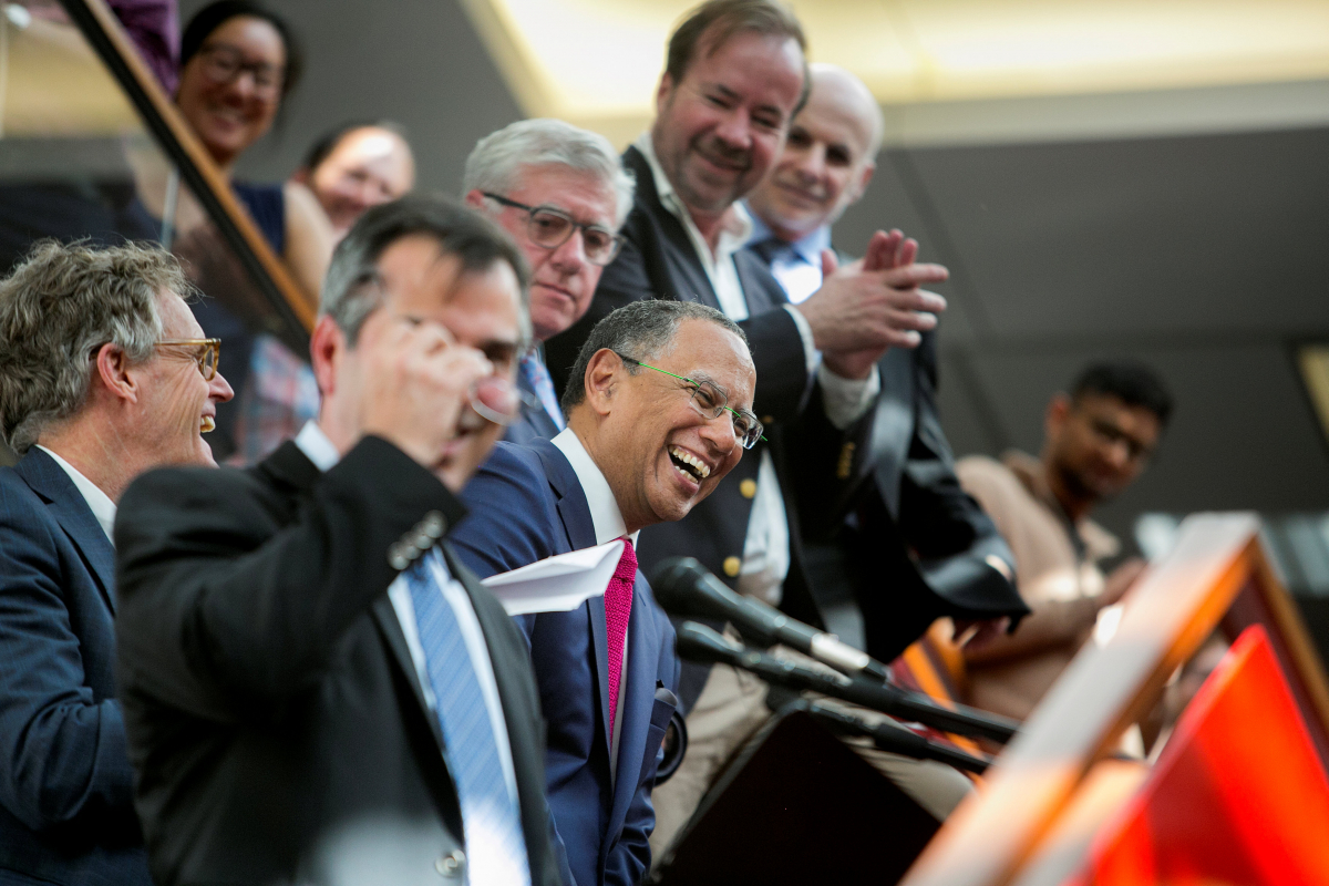 Περίσσευαν τα χαμόγελα στα γραφεία των Times - Φωτογραφία Reuters